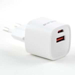 Adapter Evelatus  USB-A and USB-C 30W Max / EU charger White