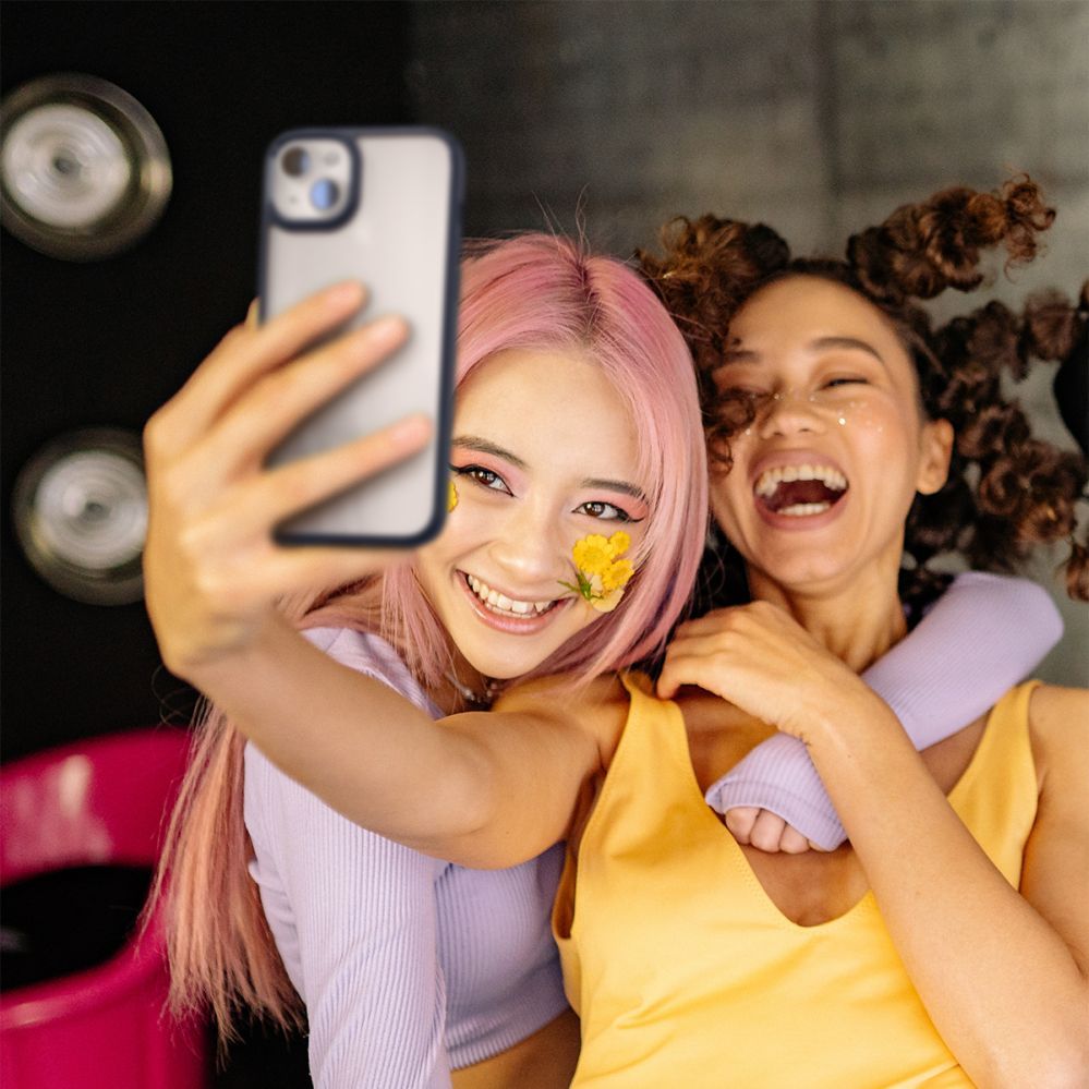 Back panel cover Spigen Semi-transparent