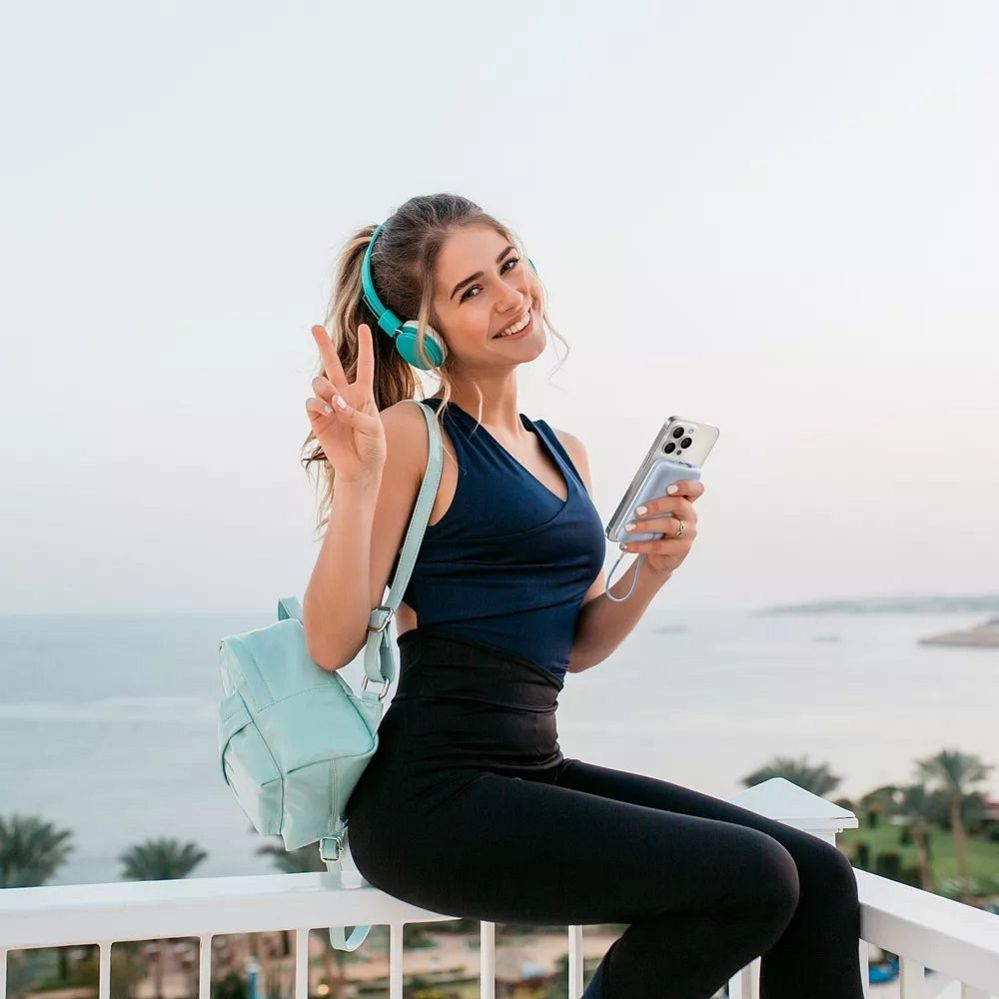 Väline aku Veger Powerbank Veger K2 (W2068) PD QC3.0 35W 20000 mAh with built-in Type C cables / Lightning black