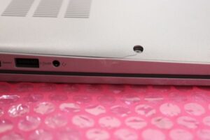 Laptop computer Dell  SALE OUT.  Latitude 5450 AG FHD Ultra 5 135U/16GB/512GB/Intel Integrated/Win11 Pro/Estonian Backlit kbd/FP/SC/3Y ProSupport NBD Onsite W |  | Latitude 5450 | 14 " | IPS | FHD | 1920 x 1080 pixels | Anti-glare | Intel Ultra 5 | 135U | 16 GB | DDR5 | Solid-state drive capacity 512 GB | Intel Integrated Graphics | Windows 11 Pro | 802.11ax | Bluetooth version 5.3 | WWAN ready | Keyboard language Estonian | Keyboard backlit | Warranty 29 month(s) | DAMAGE ON THE RIGHT EDGE OF HOUSING 