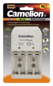 Kontroller Camelion  Plug-In Battery Charger BC-0904S 2x or 4xNi-MH AA/AAA or 1-2x 9V Ni-MH 