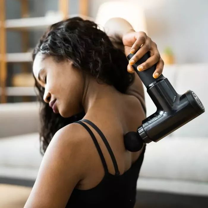 Teised iLike GG Portable Fascial Muscle Massage Gun with 6-level variable vibration + 3 nozzles Black