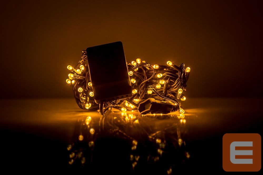 Sisevalgustid iLike N/A Ziemassvētku lampiņu virtene 100LED RS-111 7m. Yellow