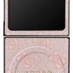 Citas preces Guess  Guess 4G Classic MagSafe Case for Samsung Galaxy Z Flip 7 - Pink 
