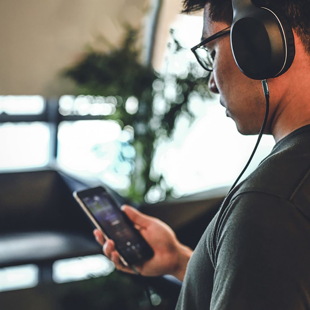 Cable Ugreen Ugreen angled AUX cable 2 x mini jack 3.5 mm 1.5m blue (AV112)